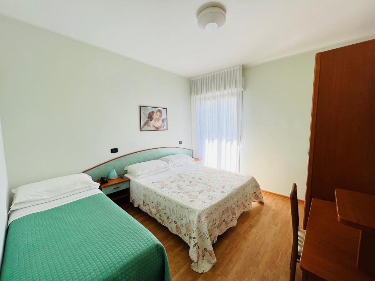 Hotel Betty Rimini Ngoại thất bức ảnh