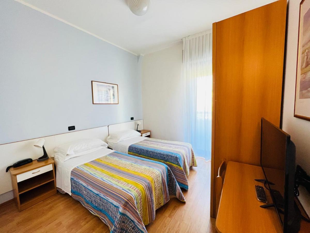 Hotel Betty Rimini Ngoại thất bức ảnh