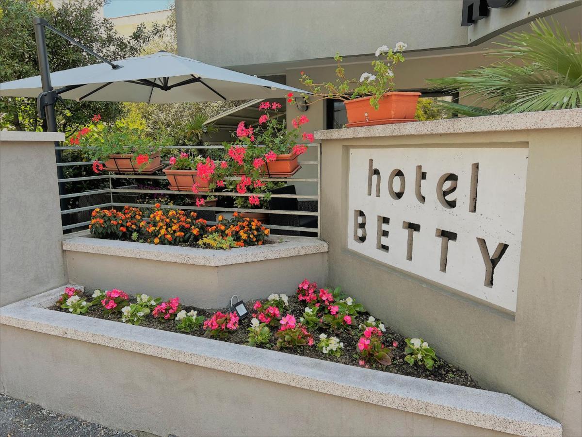 Hotel Betty Rimini Ngoại thất bức ảnh